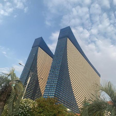 Orbi Twin Towers C Block Apartment Batumi Exterior photo